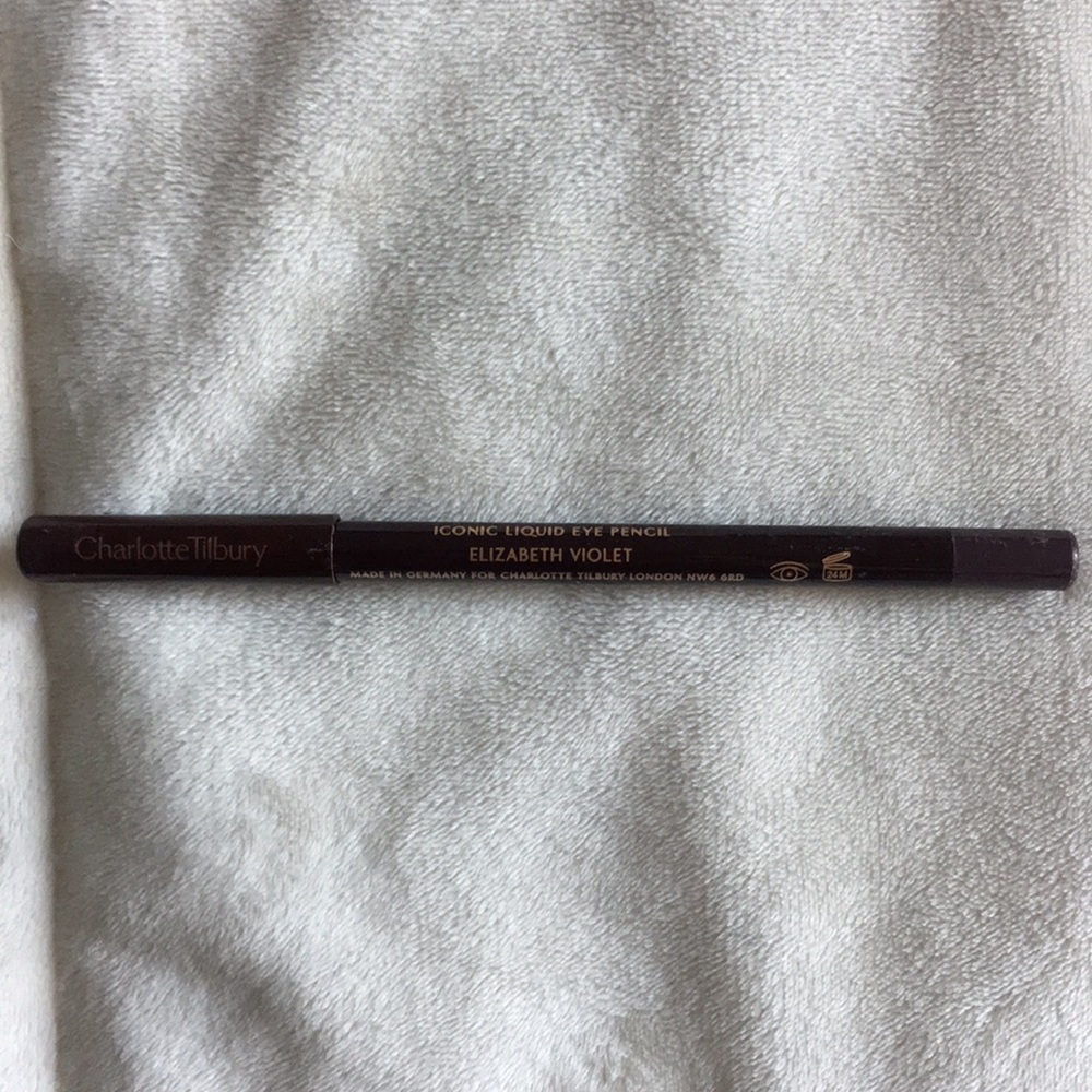 Charlotte Tilbury Rock n kohl in Elizabeth violet